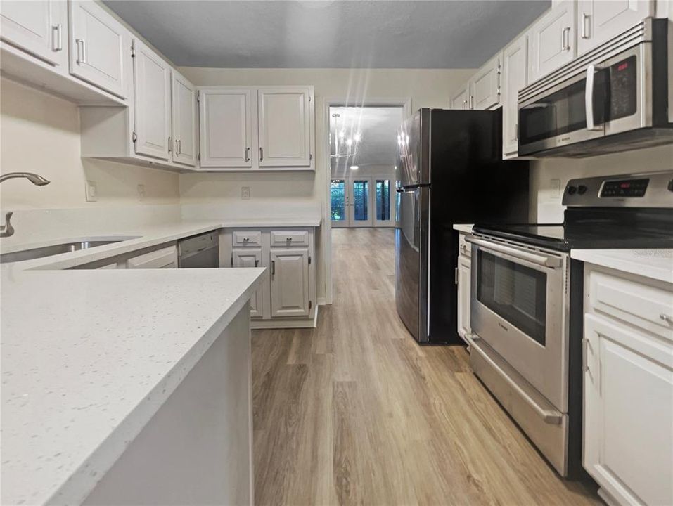 Active With Contract: $253,000 (2 beds, 2 baths, 1505 Square Feet)