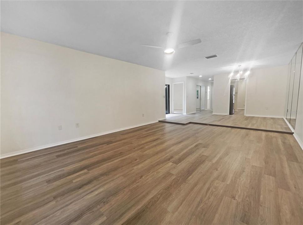 Active With Contract: $253,000 (2 beds, 2 baths, 1505 Square Feet)