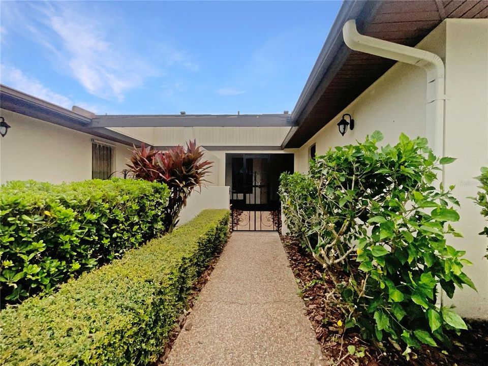 Active With Contract: $253,000 (2 beds, 2 baths, 1505 Square Feet)