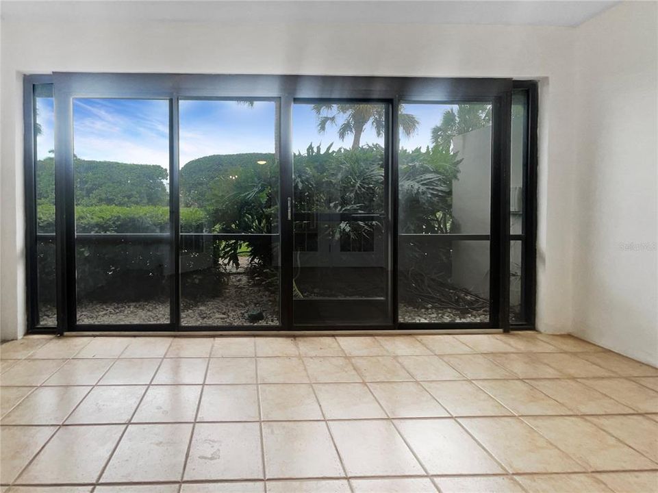 Active With Contract: $253,000 (2 beds, 2 baths, 1505 Square Feet)