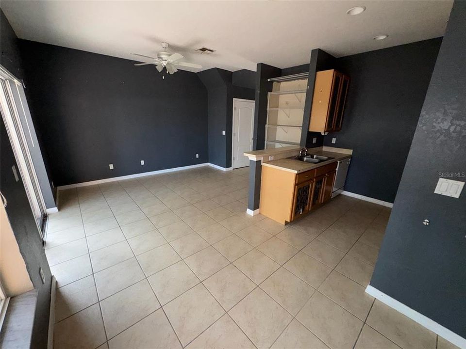 Active With Contract: $227,000 (4 beds, 2 baths, 1400 Square Feet)