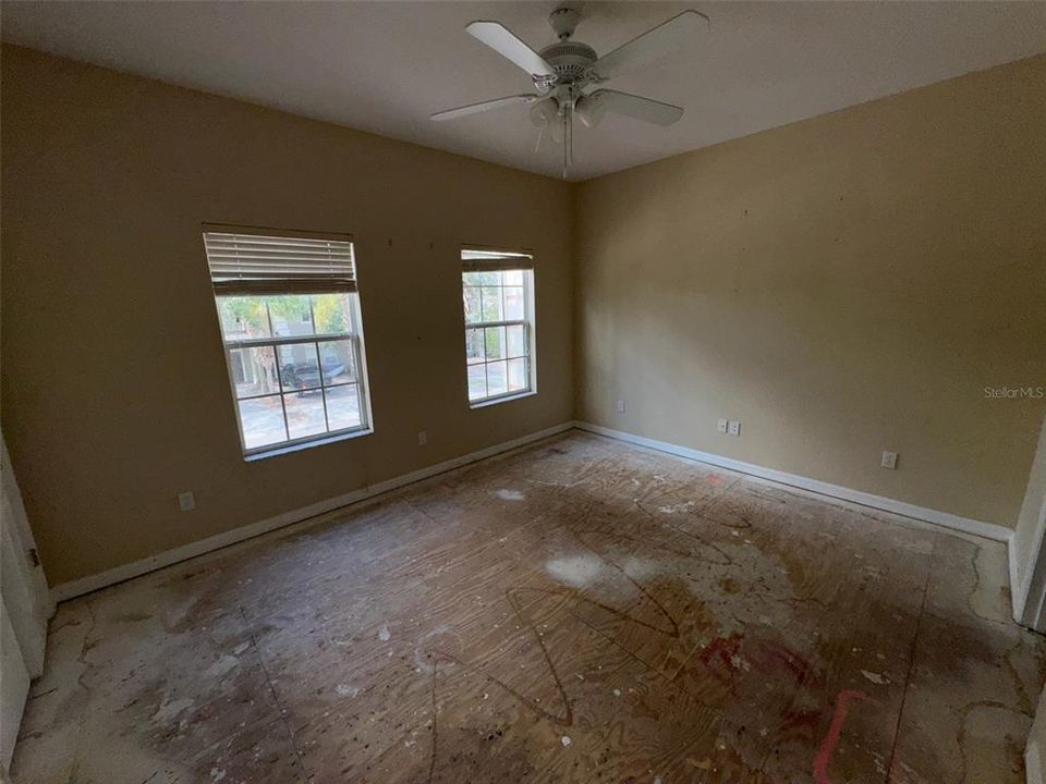 Active With Contract: $227,000 (4 beds, 2 baths, 1400 Square Feet)