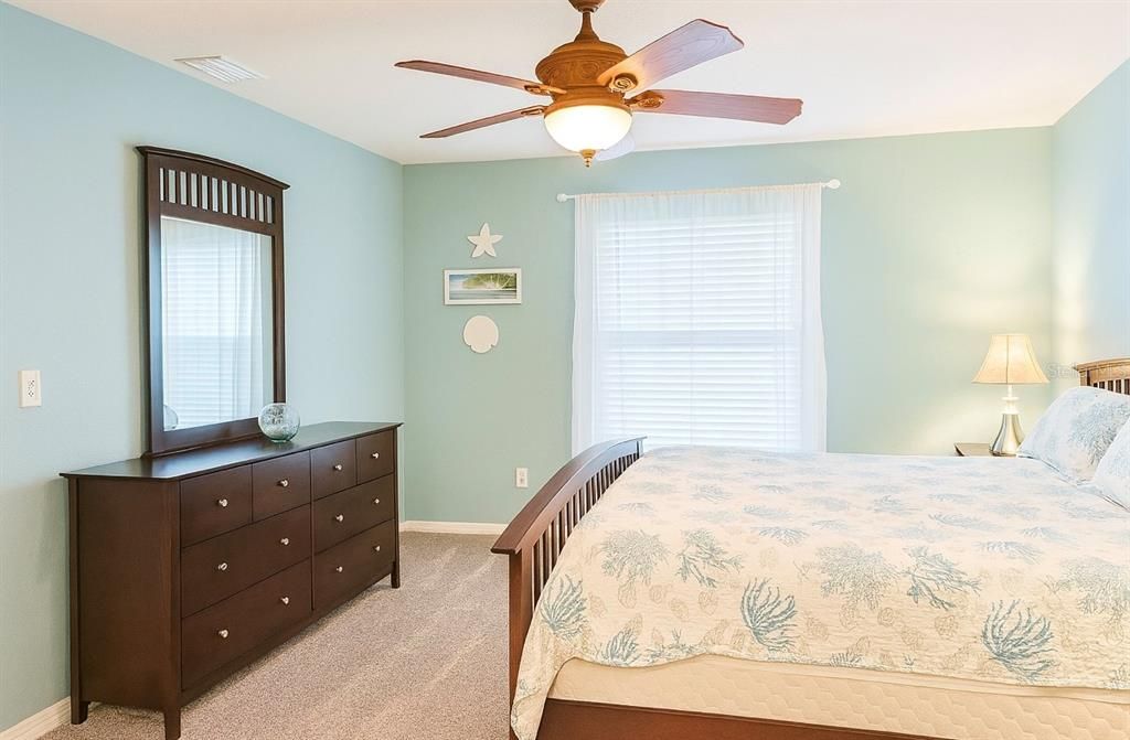 Под контрактом: $2,200 (2 спален, 2 ванн, 1382 Квадратных фут)