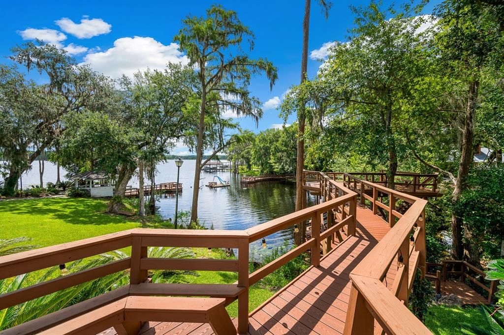 For Sale: $875,000 (3 beds, 2 baths, 3863 Square Feet)