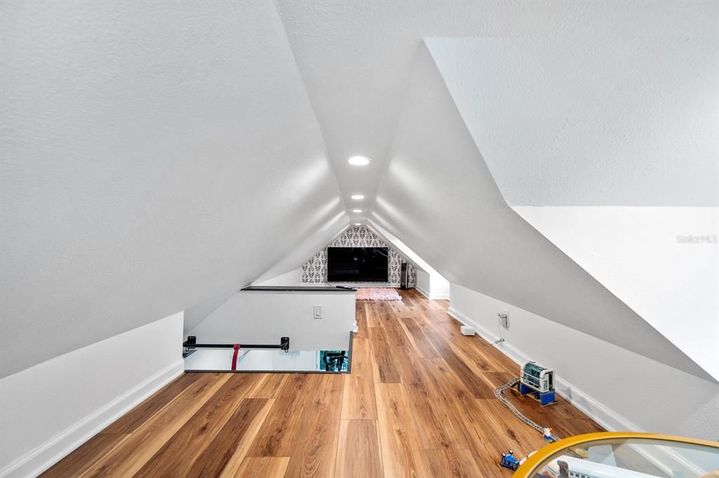 For Sale: $875,000 (3 beds, 2 baths, 3863 Square Feet)