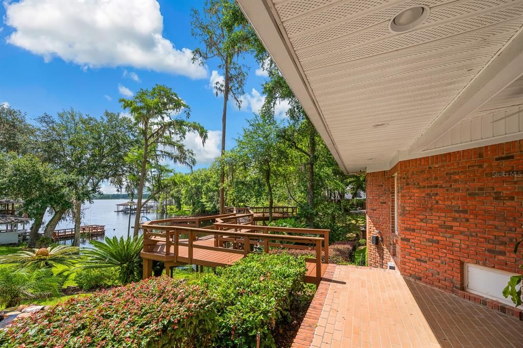 For Sale: $875,000 (3 beds, 2 baths, 3863 Square Feet)