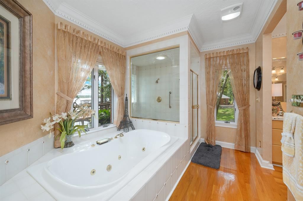 For Sale: $875,000 (3 beds, 2 baths, 3863 Square Feet)