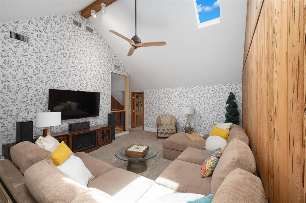 For Sale: $875,000 (3 beds, 2 baths, 3863 Square Feet)