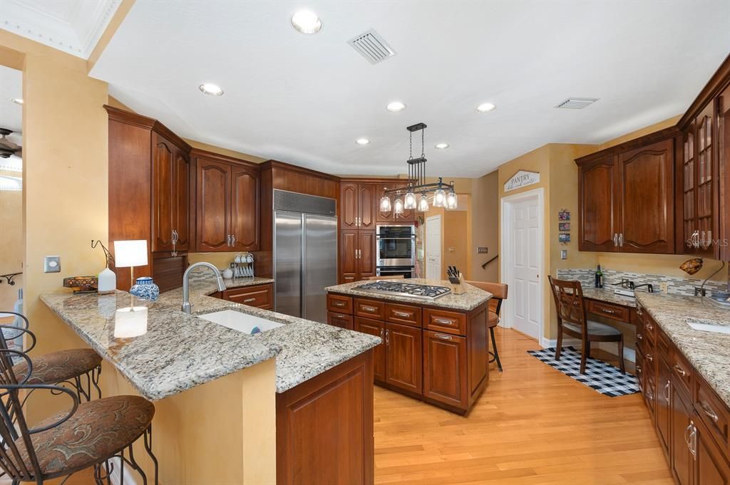 For Sale: $875,000 (3 beds, 2 baths, 3863 Square Feet)