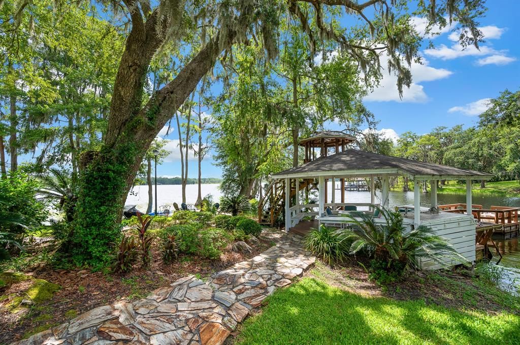 For Sale: $875,000 (3 beds, 2 baths, 3863 Square Feet)