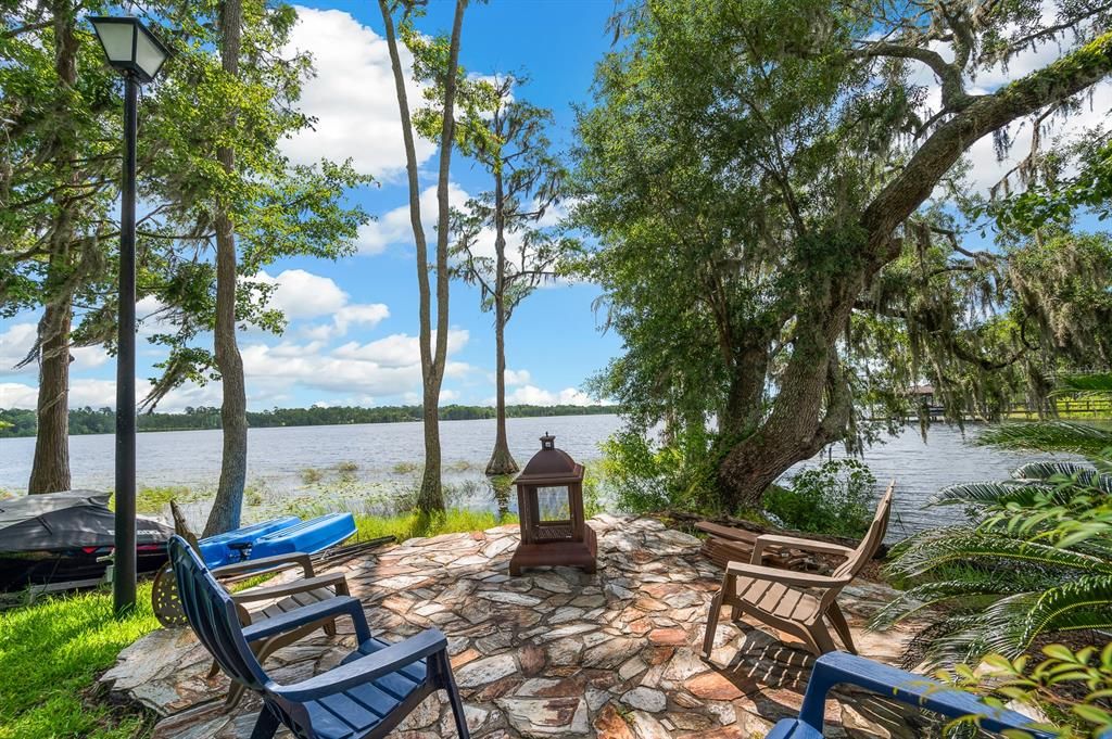 For Sale: $875,000 (3 beds, 2 baths, 3863 Square Feet)