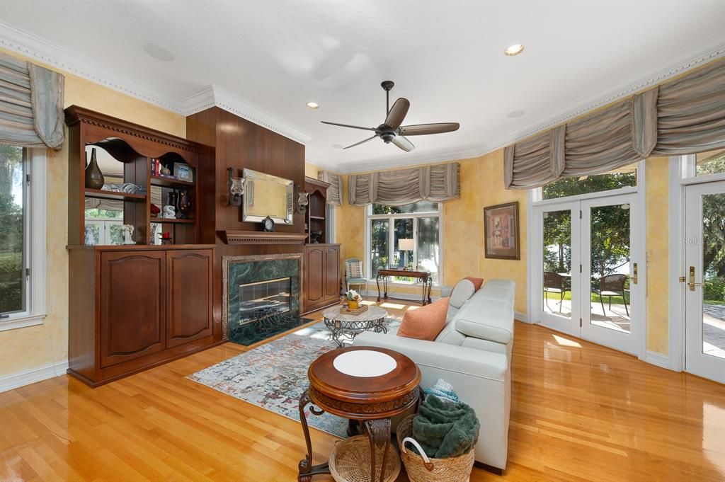 For Sale: $875,000 (3 beds, 2 baths, 3863 Square Feet)