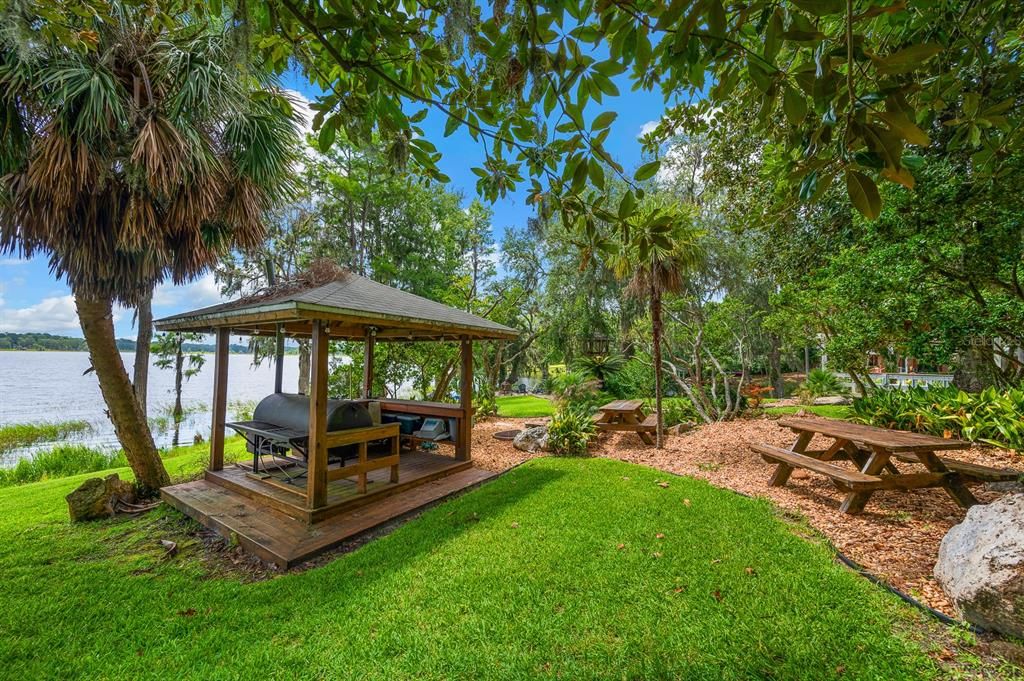 For Sale: $875,000 (3 beds, 2 baths, 3863 Square Feet)