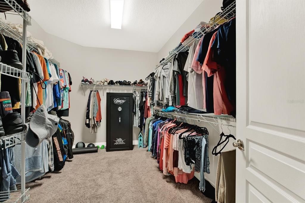 For Sale: $555,000 (4 beds, 3 baths, 2921 Square Feet)