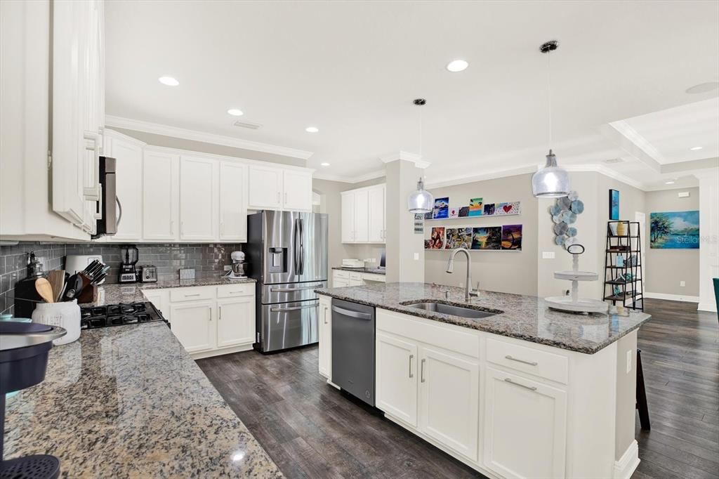 For Sale: $555,000 (4 beds, 3 baths, 2921 Square Feet)