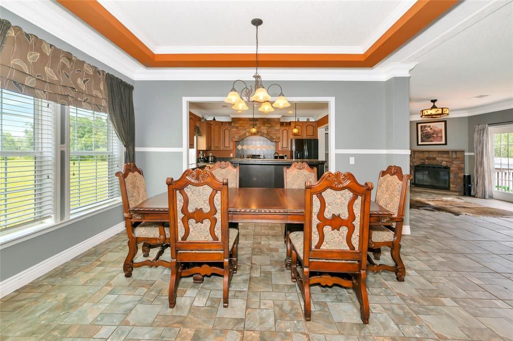 待售: $544,000 (4 贝兹, 2 浴室, 2280 平方英尺)