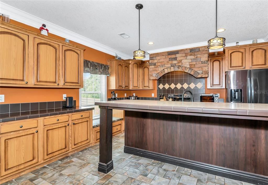 待售: $544,000 (4 贝兹, 2 浴室, 2280 平方英尺)