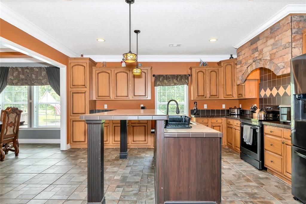 待售: $544,000 (4 贝兹, 2 浴室, 2280 平方英尺)