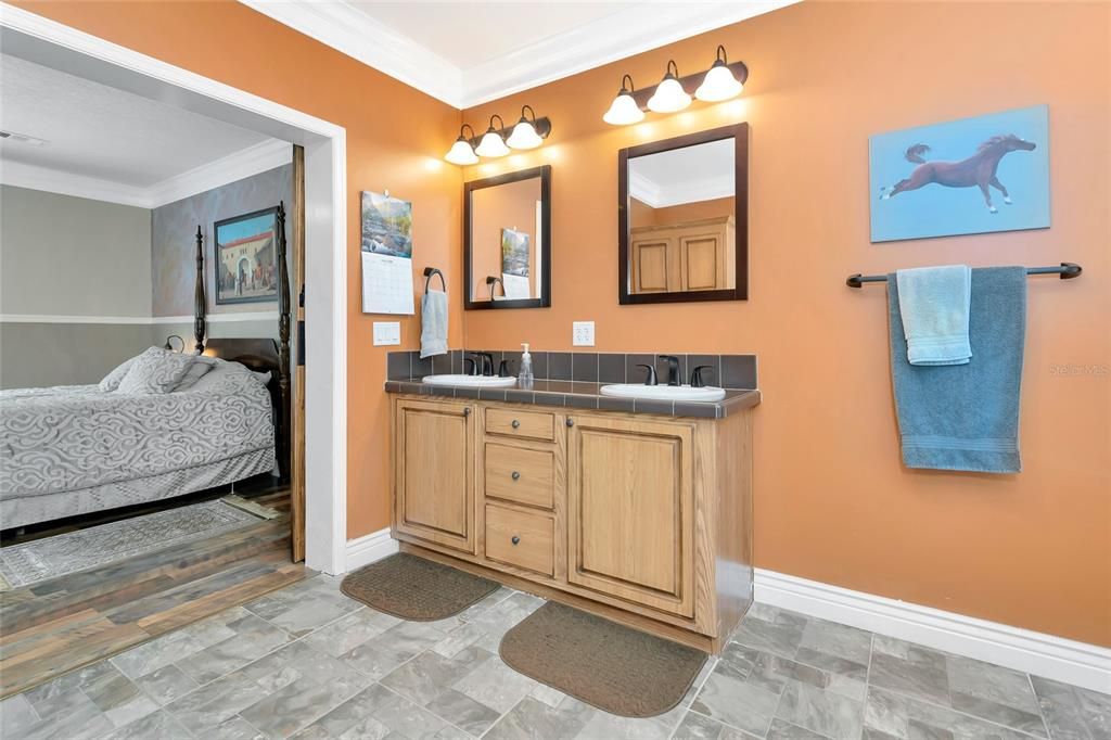 待售: $544,000 (4 贝兹, 2 浴室, 2280 平方英尺)