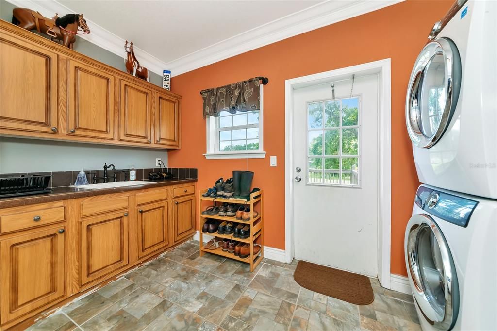 待售: $544,000 (4 贝兹, 2 浴室, 2280 平方英尺)