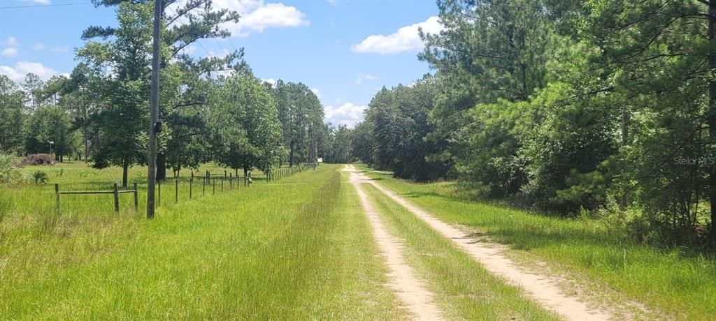 На продажу: $32,800 (2.93 acres)