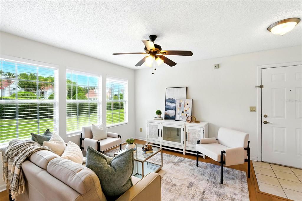 Под контрактом: $218,000 (2 спален, 2 ванн, 971 Квадратных фут)