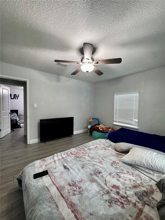 На продажу: $585,000 (6 спален, 3 ванн, 2902 Квадратных фут)