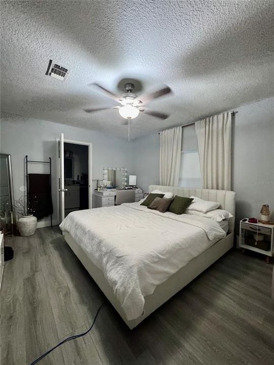 На продажу: $585,000 (6 спален, 3 ванн, 2902 Квадратных фут)