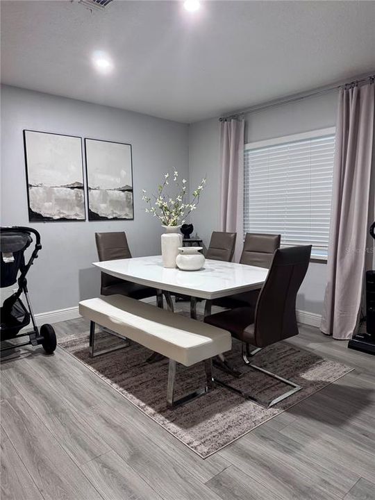 На продажу: $585,000 (6 спален, 3 ванн, 2902 Квадратных фут)