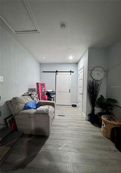 На продажу: $585,000 (6 спален, 3 ванн, 2902 Квадратных фут)