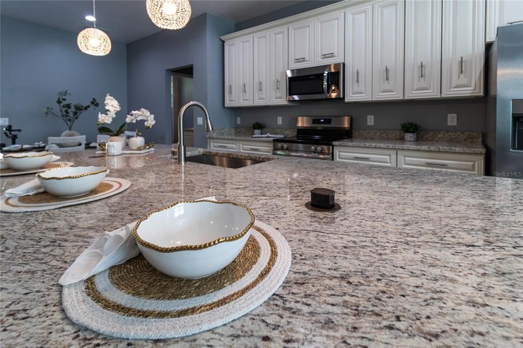 For Sale: $447,000 (4 beds, 2 baths, 1913 Square Feet)