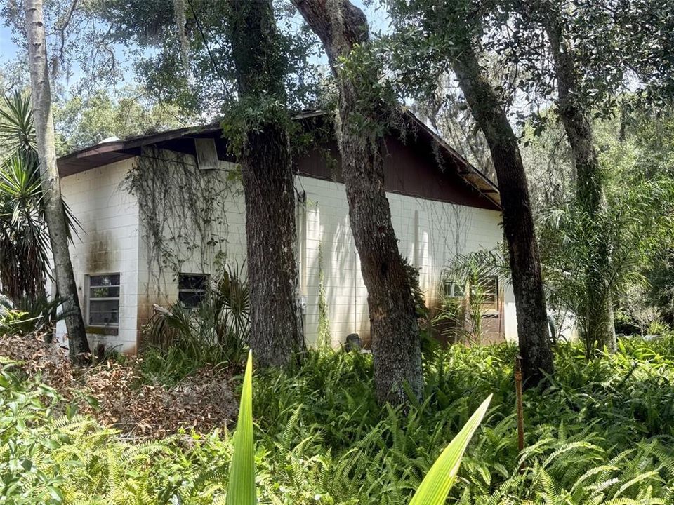 待售: $599,900 (20.86 acres)