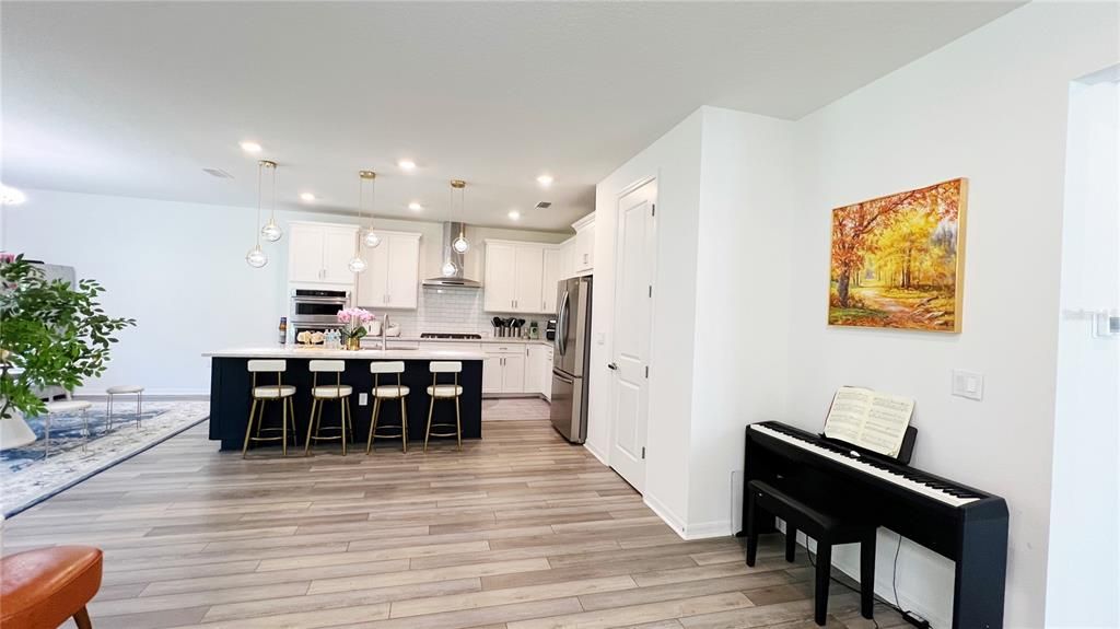 For Sale: $634,900 (5 beds, 4 baths, 3454 Square Feet)