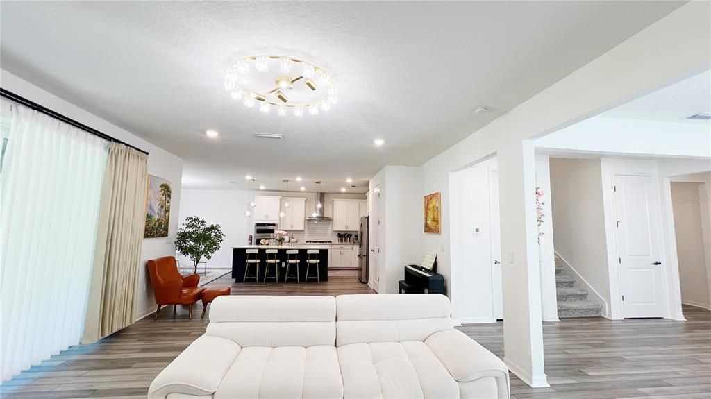 For Sale: $634,900 (5 beds, 4 baths, 3454 Square Feet)