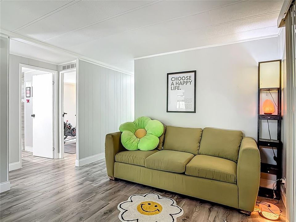 合同活跃: $215,000 (3 贝兹, 2 浴室, 1344 平方英尺)