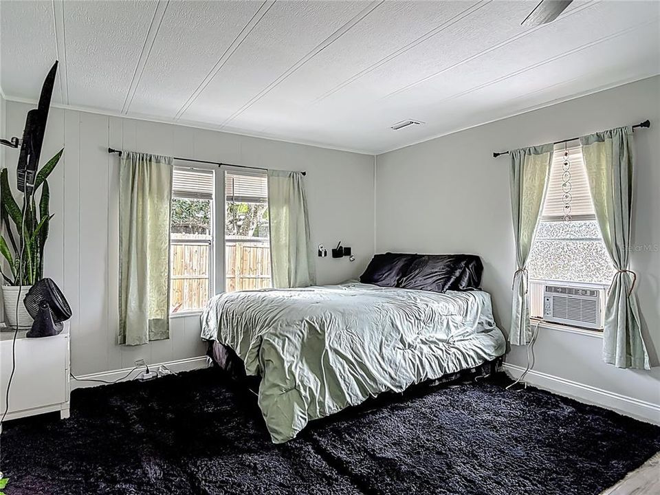 合同活跃: $215,000 (3 贝兹, 2 浴室, 1344 平方英尺)