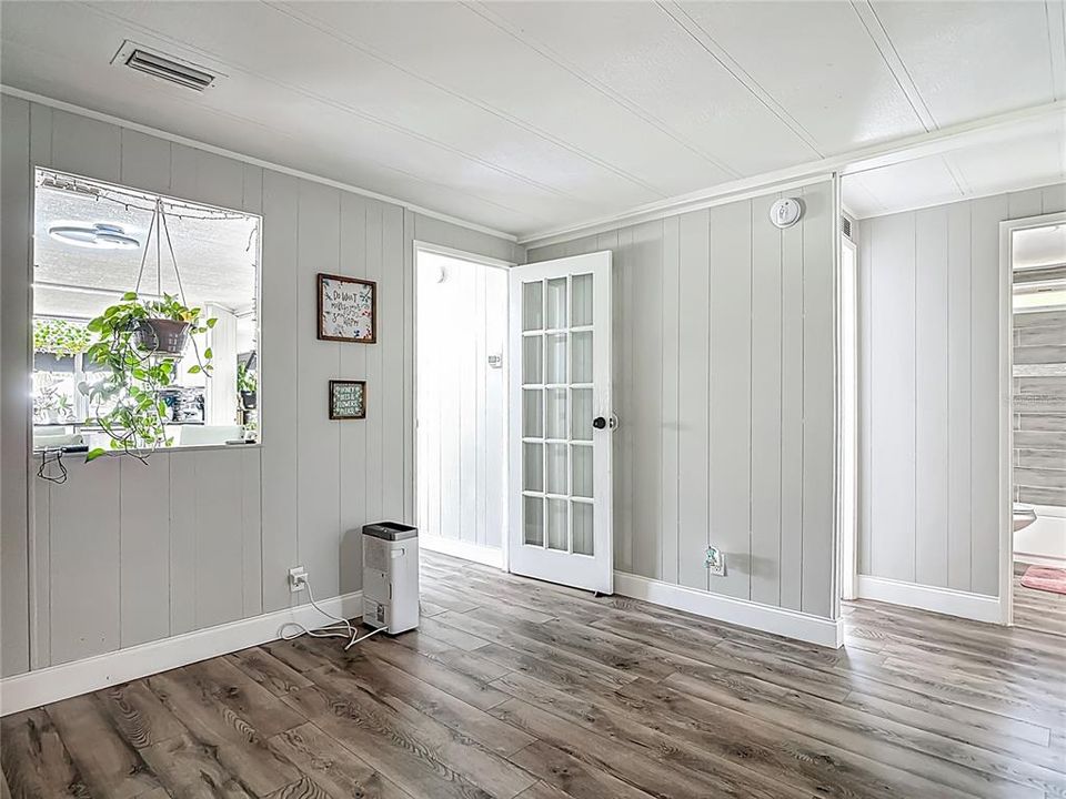 合同活跃: $215,000 (3 贝兹, 2 浴室, 1344 平方英尺)