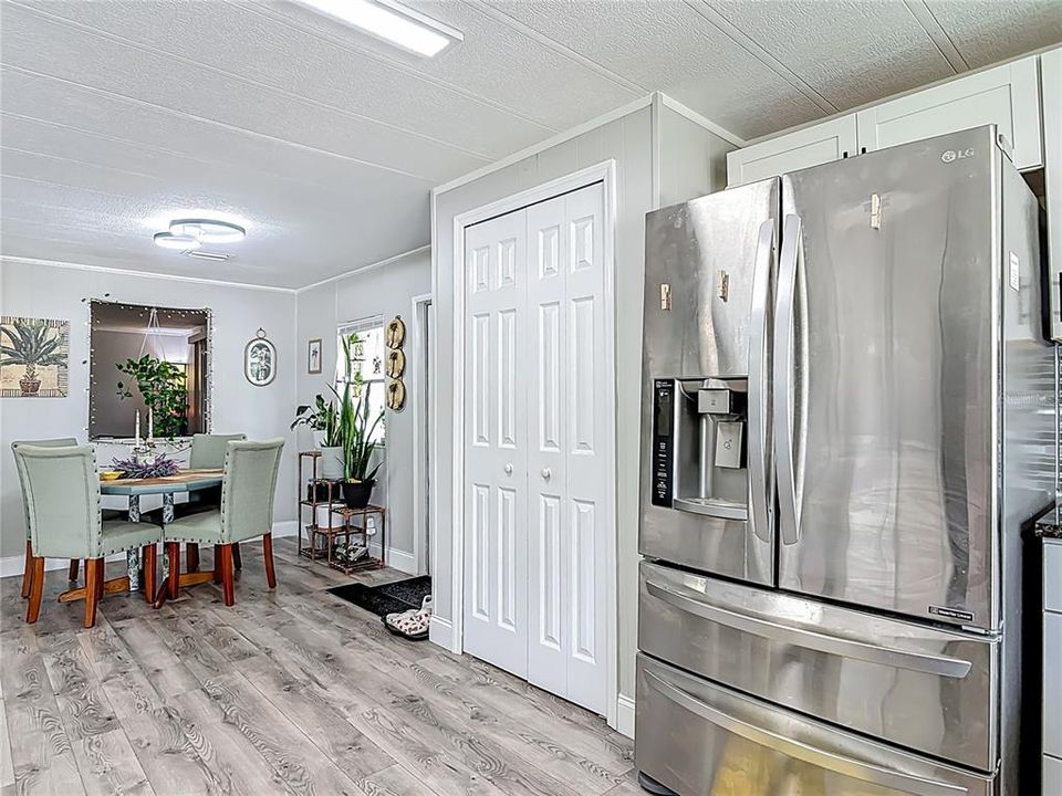 合同活跃: $215,000 (3 贝兹, 2 浴室, 1344 平方英尺)