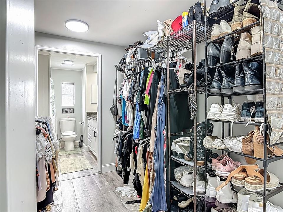 合同活跃: $215,000 (3 贝兹, 2 浴室, 1344 平方英尺)