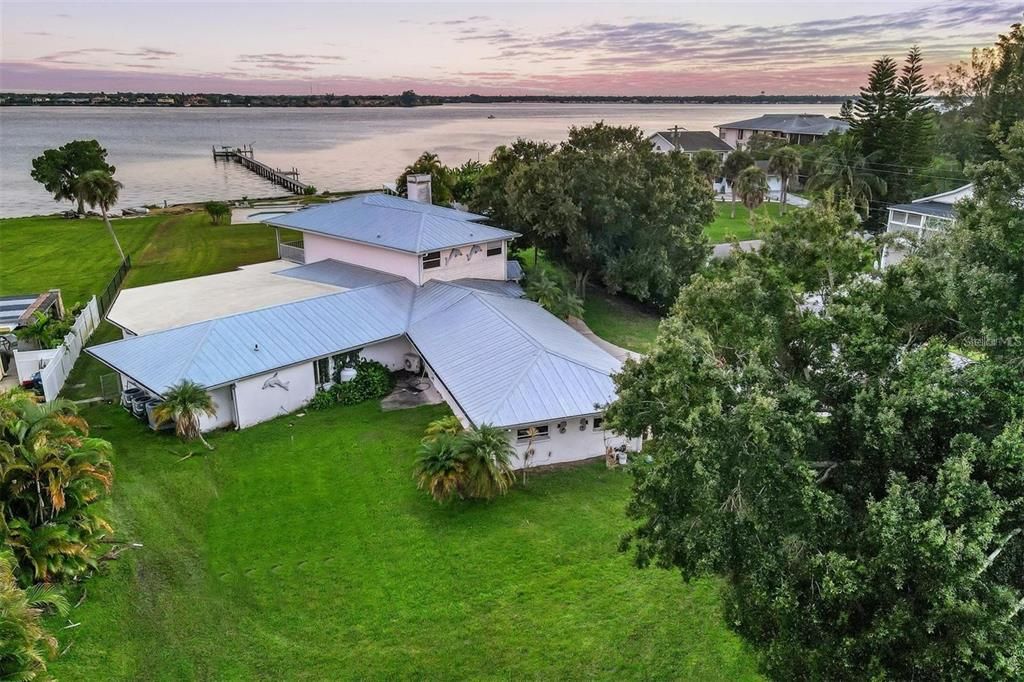 En Venta: $1,200,000 (3 camas, 4 baños, 3910 Pies cuadrados)