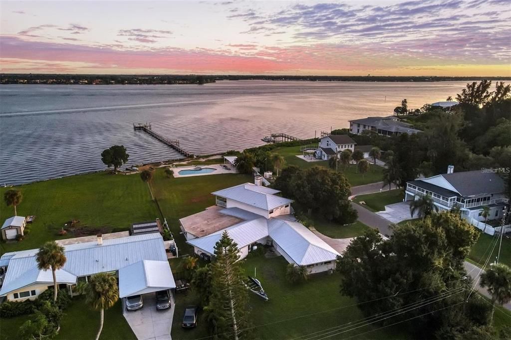 En Venta: $1,200,000 (3 camas, 4 baños, 3910 Pies cuadrados)