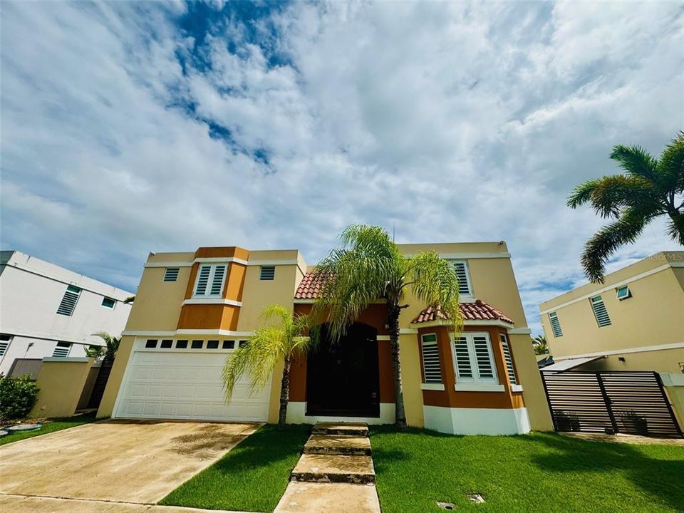 Недавно арендовано: $3,795 (5 спален, 3 ванн, 2900 Квадратных фут)