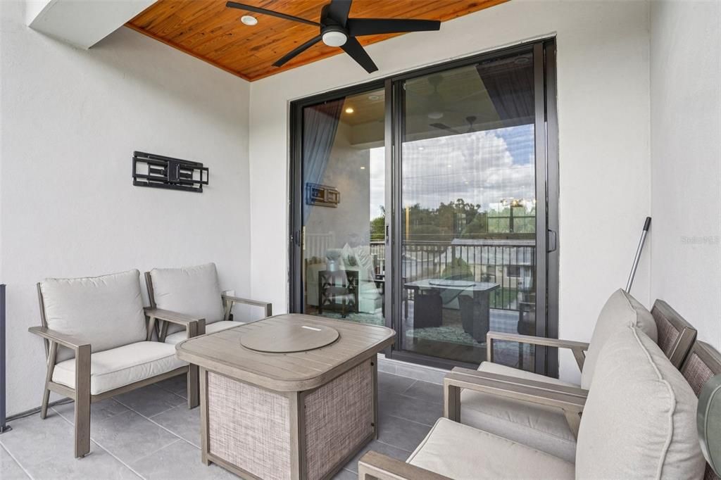 На продажу: $590,000 (3 спален, 3 ванн, 1937 Квадратных фут)