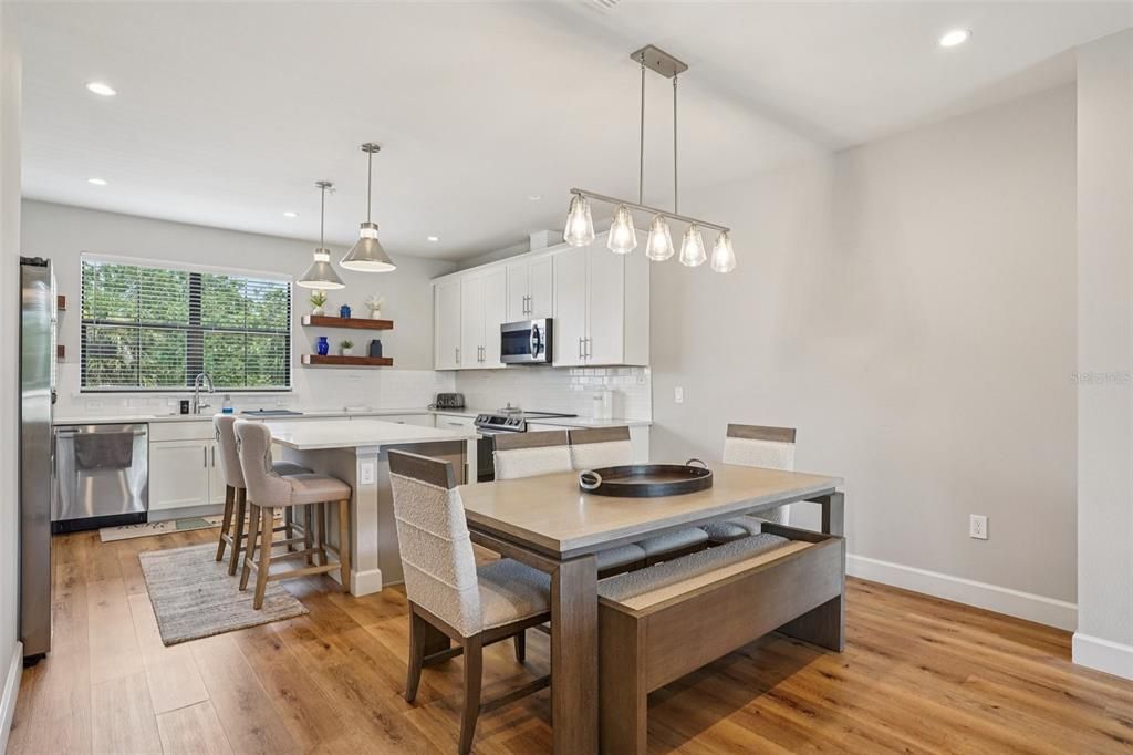 На продажу: $590,000 (3 спален, 3 ванн, 1937 Квадратных фут)