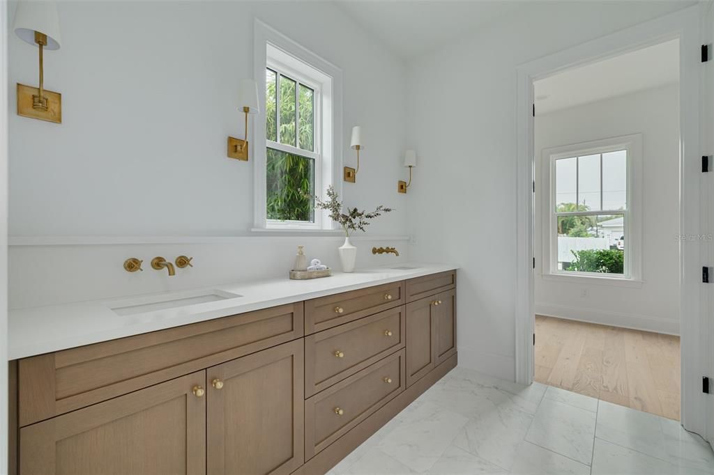 待售: $1,795,000 (6 贝兹, 4 浴室, 3589 平方英尺)