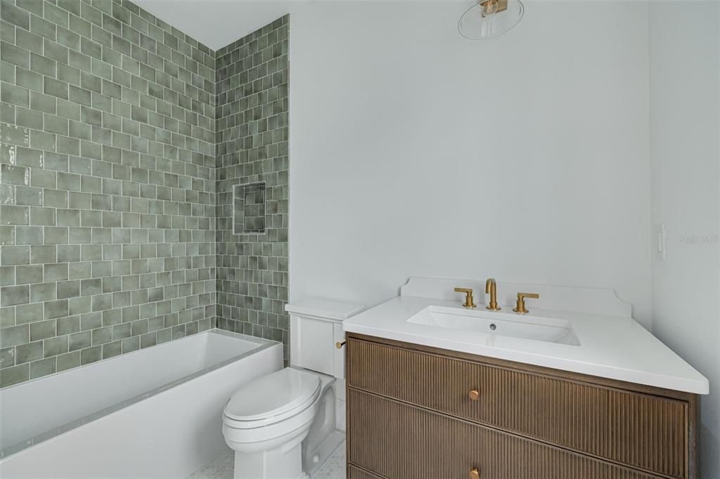 待售: $1,795,000 (6 贝兹, 4 浴室, 3589 平方英尺)