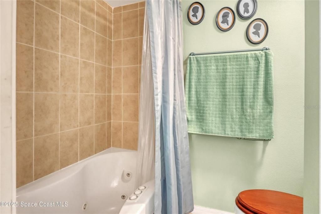 For Sale: $175,000 (3 beds, 3 baths, 1618 Square Feet)