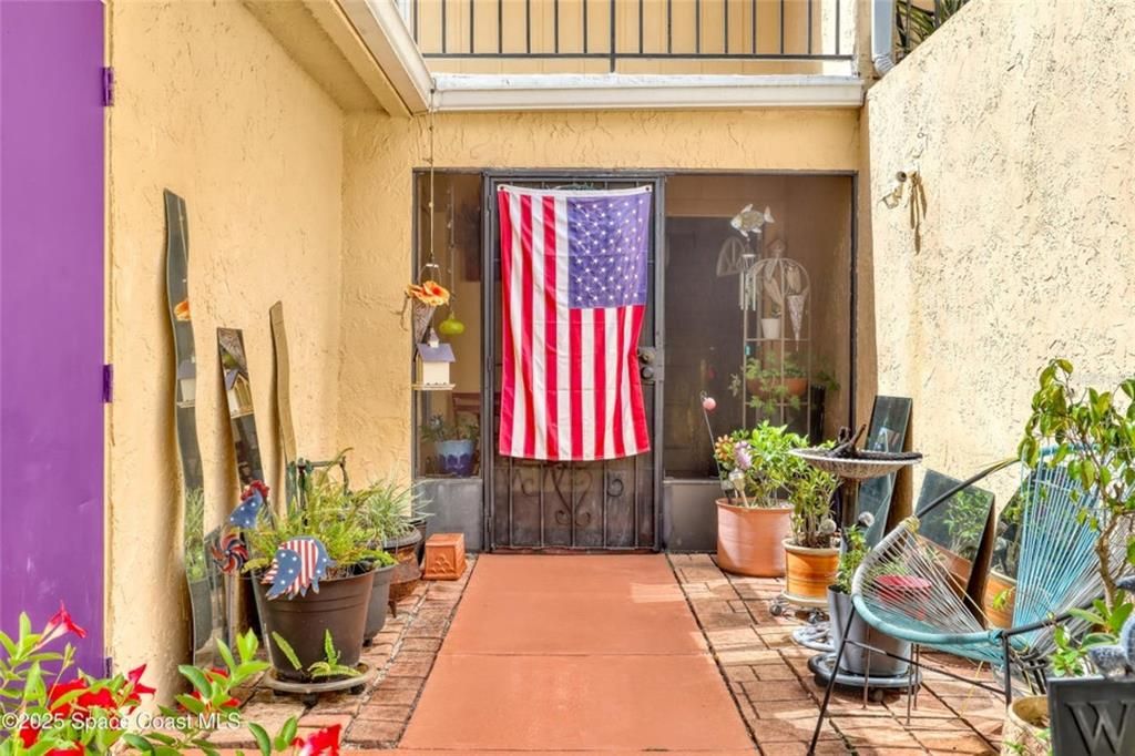 For Sale: $175,000 (3 beds, 3 baths, 1618 Square Feet)