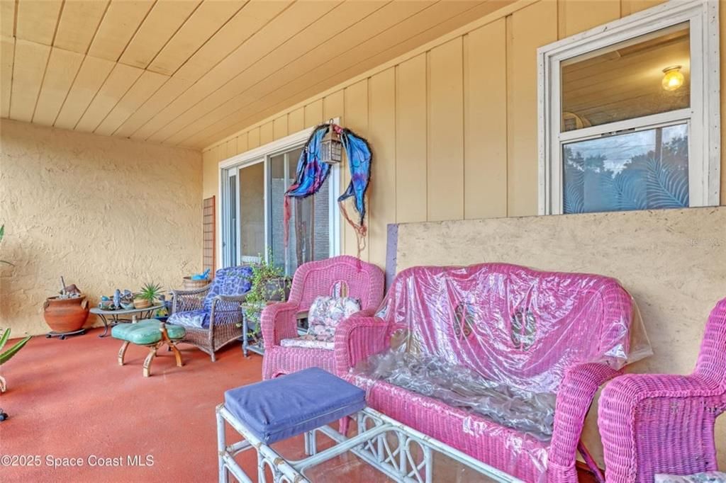 For Sale: $175,000 (3 beds, 3 baths, 1618 Square Feet)