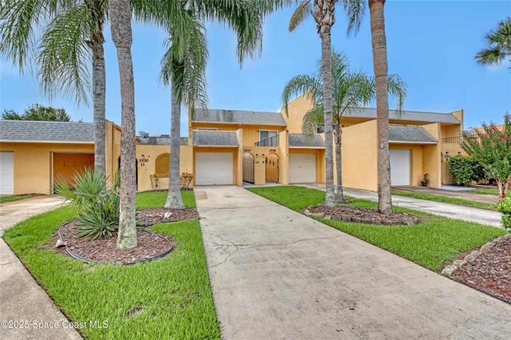 For Sale: $175,000 (3 beds, 3 baths, 1618 Square Feet)